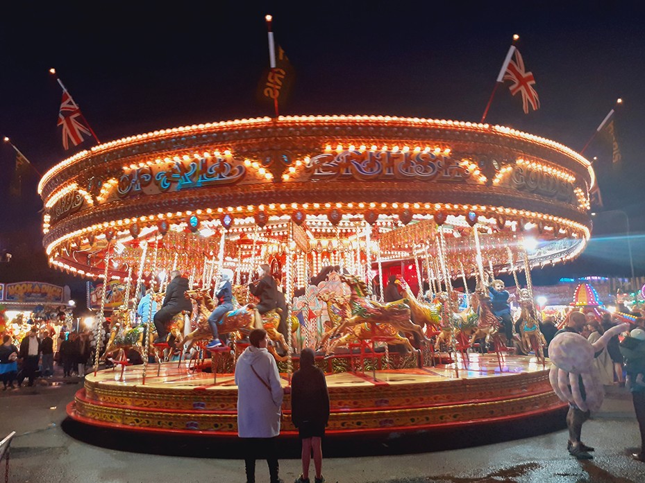 Theme park lighting design creates a different paradise!